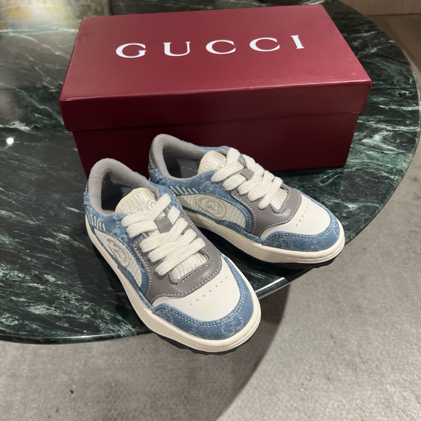 Children's shoes child